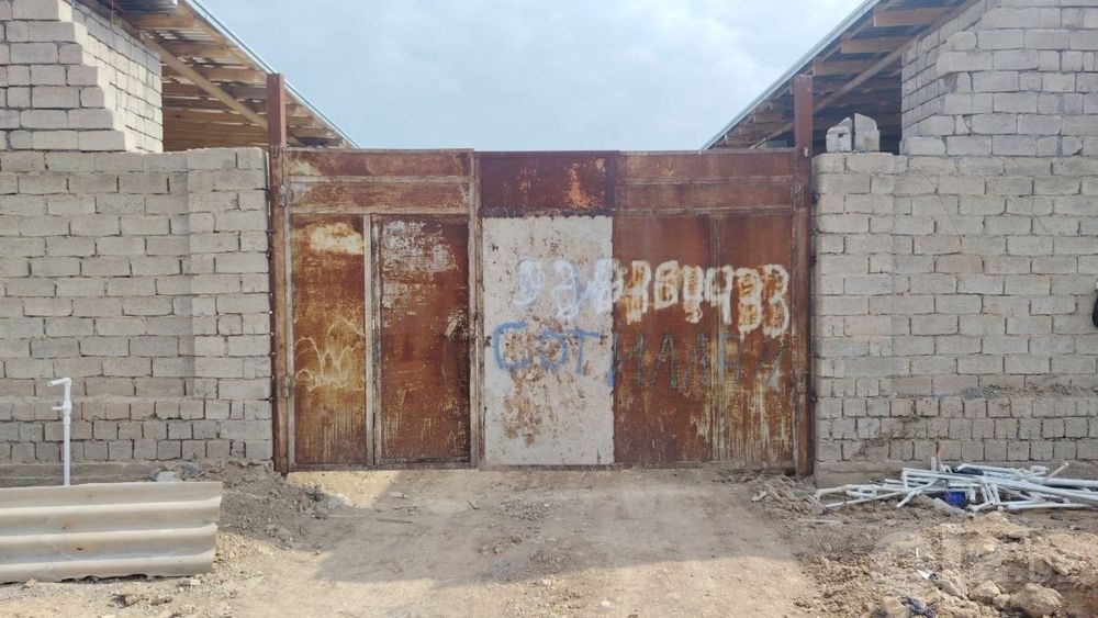Darvoza sotiladi 4metrga 2.40