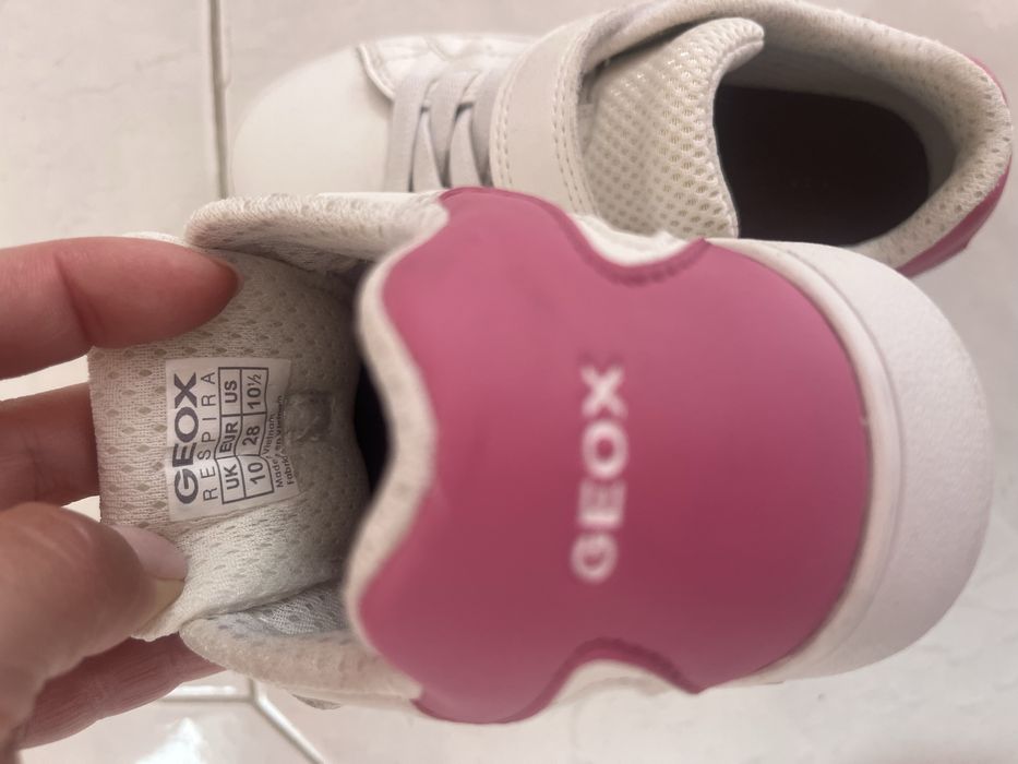 Маратонки     Geox