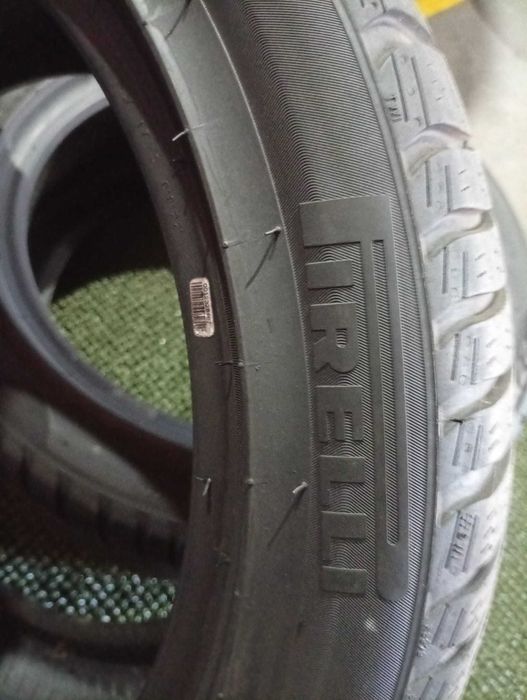 275 40 18 PIRELLI