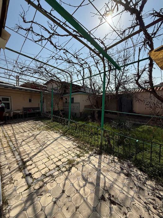 СРОЧНО продаётся СВОЙ дом с участком 2.7 сотки. Азербайджанский центр