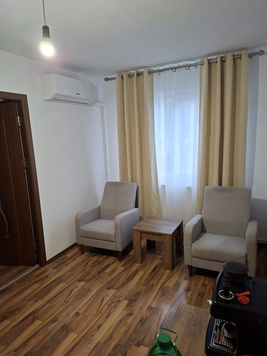 Vând apartament 3 camere