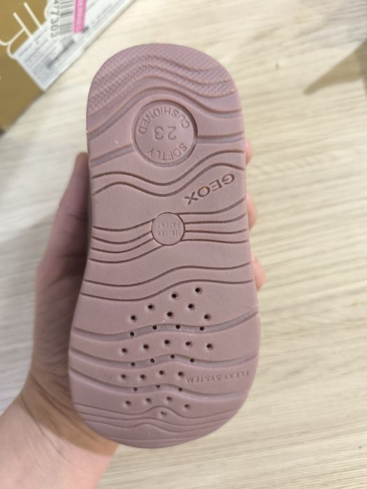 Geox новые ,23р за 9500