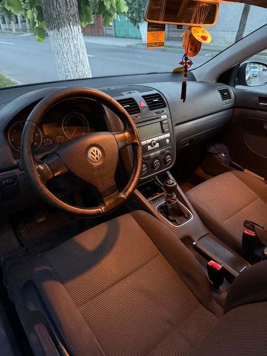 VW Golf 5-2009-1.9 TDI