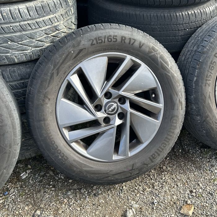 Qashqai J12 гуми с джанти 215/65/17 / 5x114.3