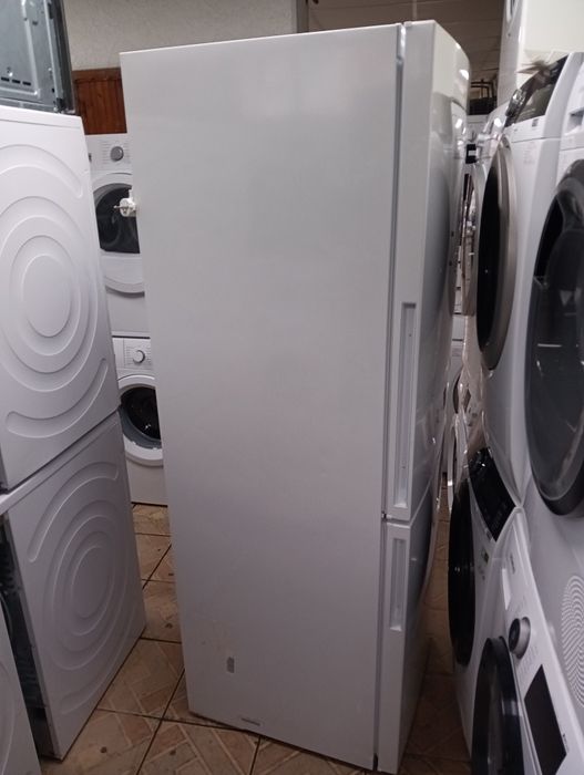 Като нов комбиниран хладилник с фризер Bosch А+++ 2 години Гаранция!