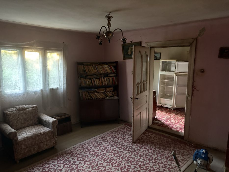 Teren si casa de vanzare
