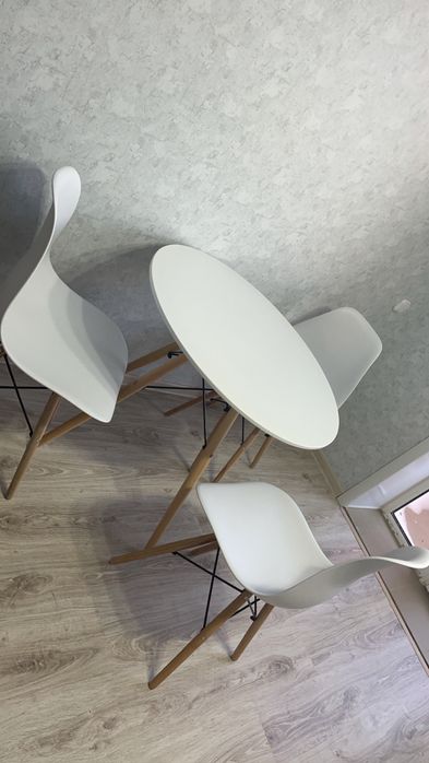 Продам стол круглый 80*80