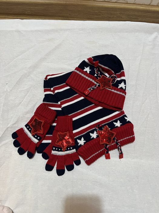 Set 3 piese, caciula fular si manusi - 4 ani