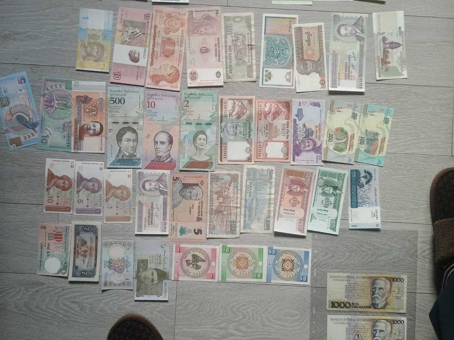 bancnote  diferite tari