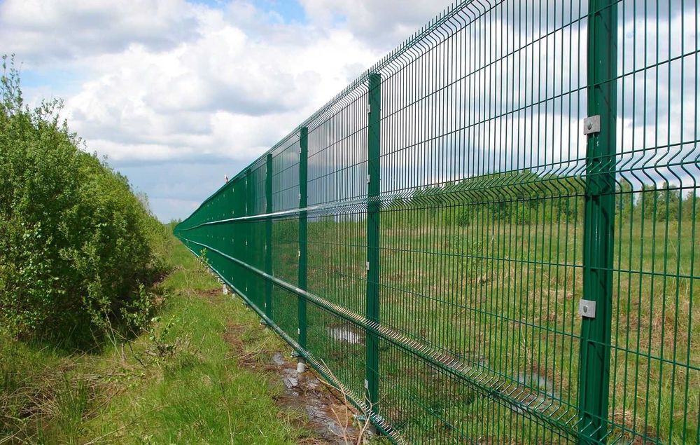 Забор из ограждений 3 д панелей