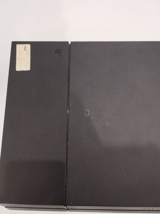 Vand Playstation 4 + un laptop