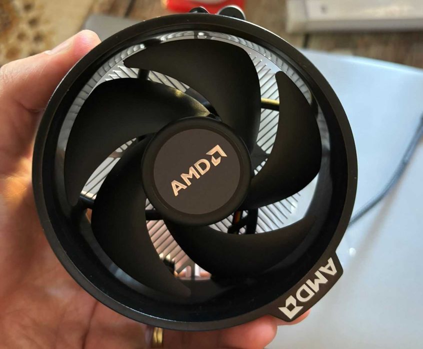 Vand Procesor Ryzen 1500x cu Cooler Stock Perfect Functional