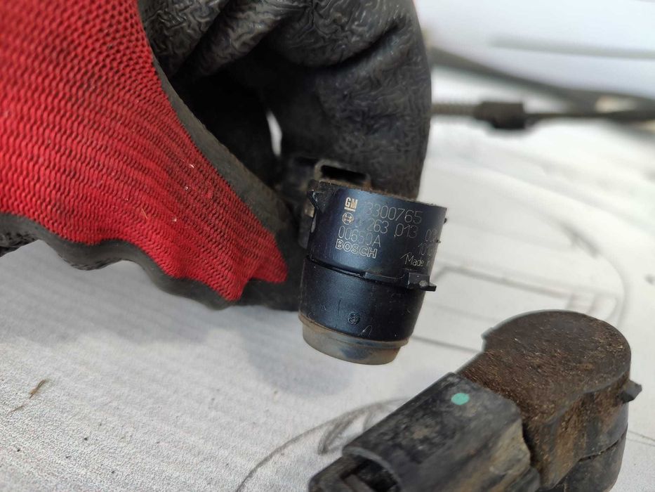 Senzori Parcare Fata (4 Buc.) + Instalatie Opel Astra J Hatchback 2009–2015 / Cod OEM 13332034 (5D2)