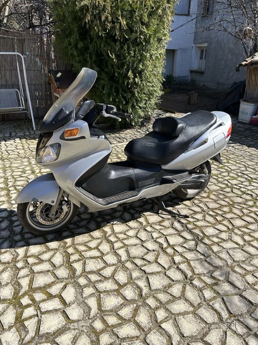 Сузуки Бъргман 650