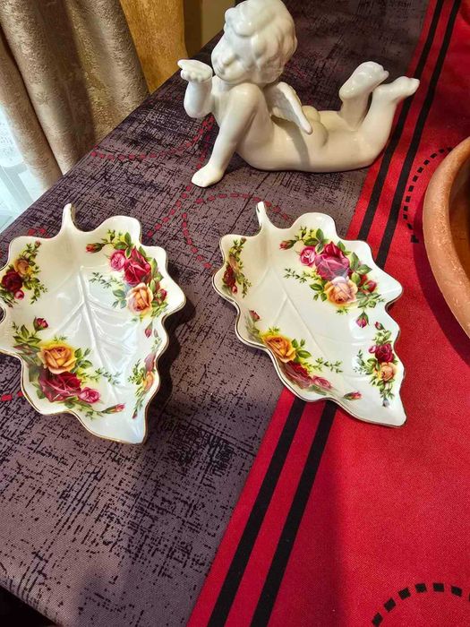 Комплект две малки десертни чинии