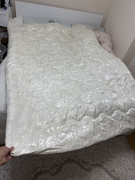 Продам теплые одеяло