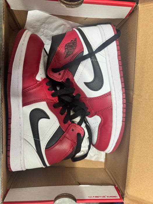 Продам кроссовки Джордан