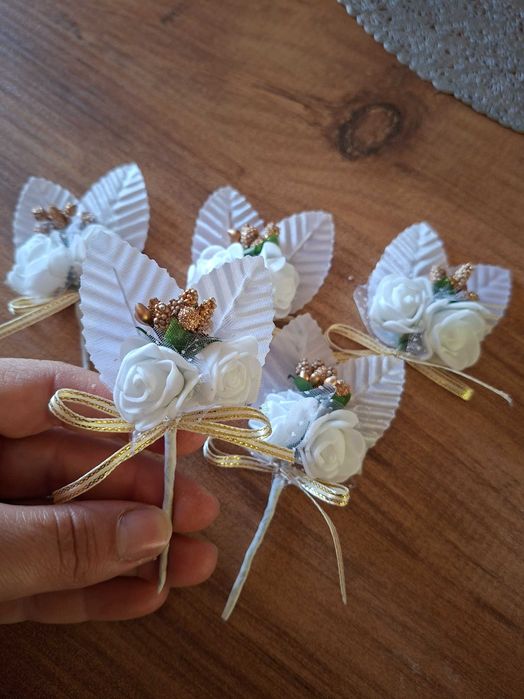 Брошки за повод