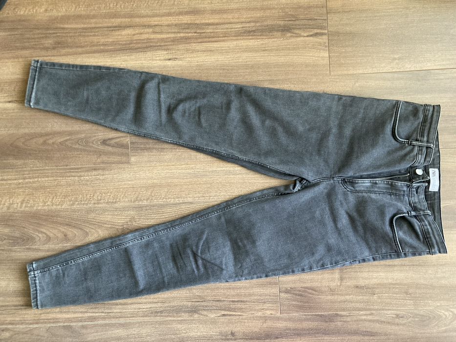 Дамски дрехи: панталони, дънки: Bobo zander/Ariston s; Kensol; H&M; ZARA; Dika)