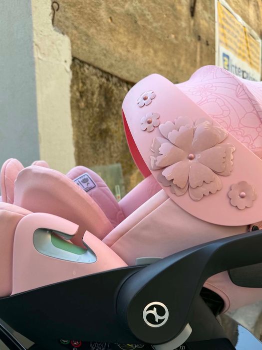 !!!9000 lei!!! Vand carucior Cybex Simply Flowers Pink 3 in 1 !