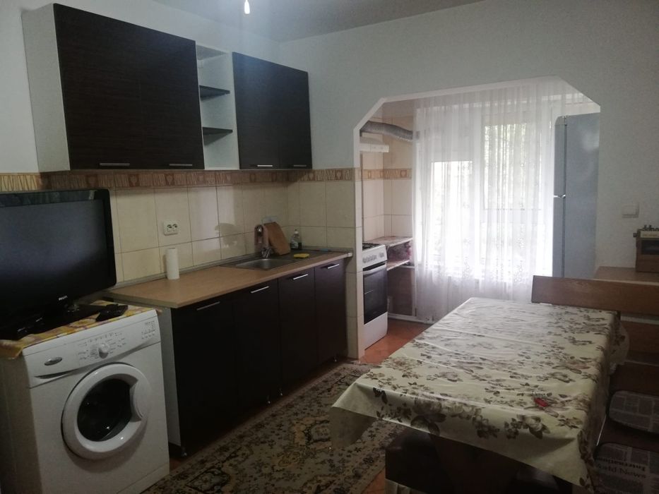 Ap 2 camere de inchiriat - intrare Obcini