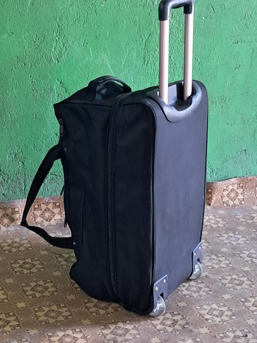 Сумка на колесиках