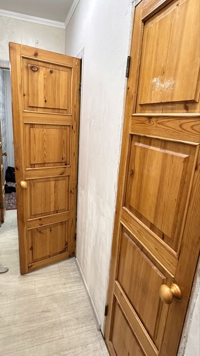 деревянная дверь