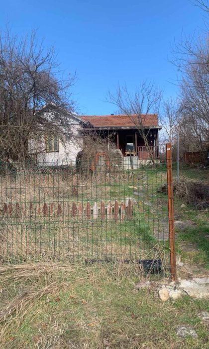 Къща в близост до София