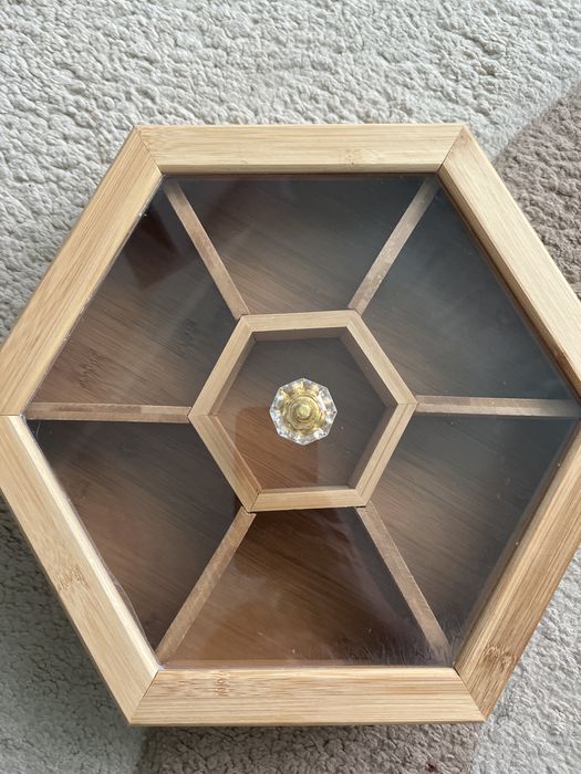 Продам менажницу