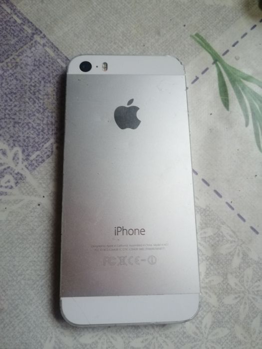 Vând Iphone 5s. Trebuie resetat din fabrica. Pret 160 lei