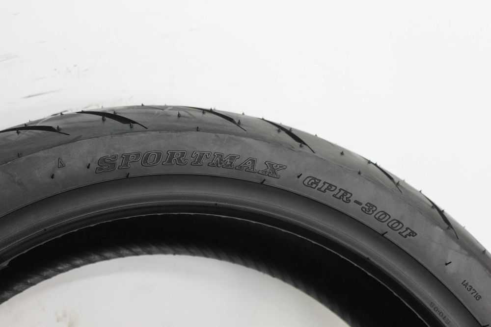 130/70-16 Dunlop GPR 300F
