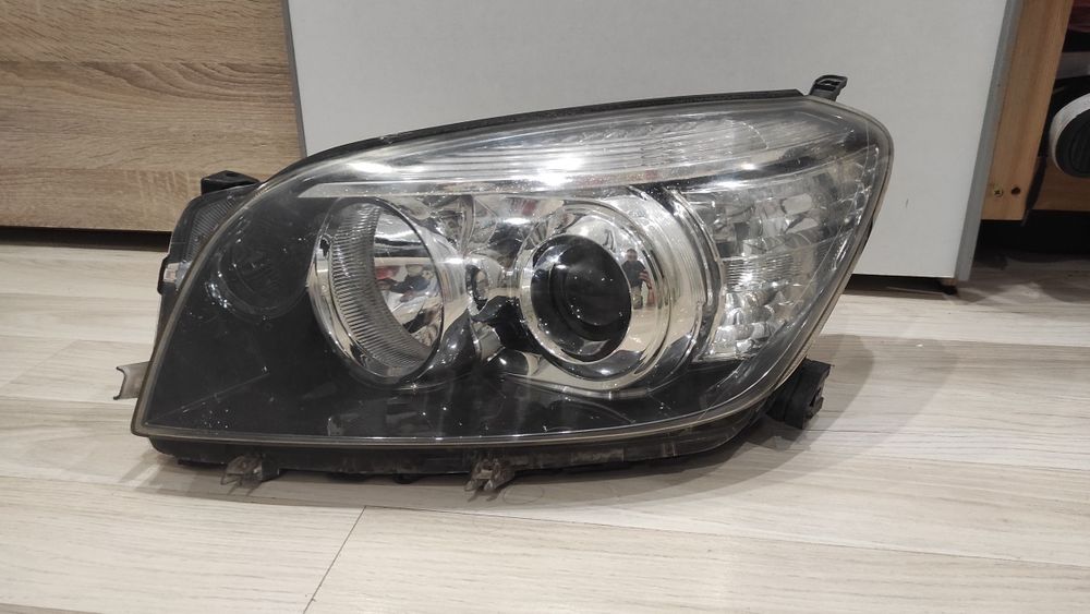 Фар Rav4 3та генерация