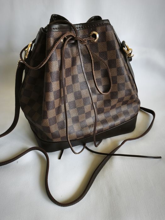 Louis Vuitton, чантата еко кожа