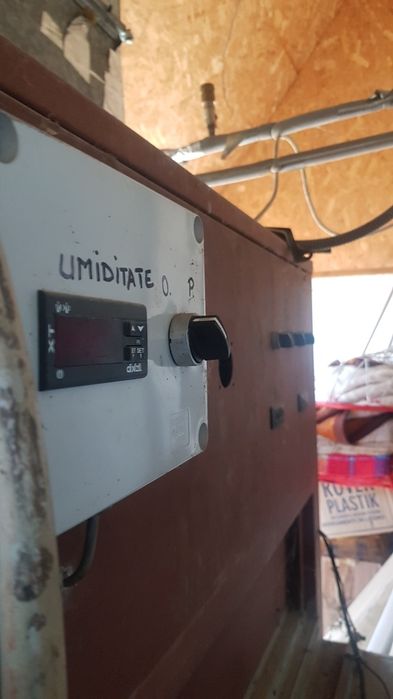 Vind sau schimb cu auto utilaje de tâmplărie lemn masiv