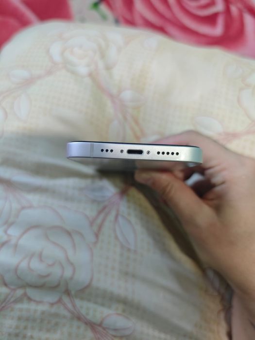 Продам Aplle iphone 13