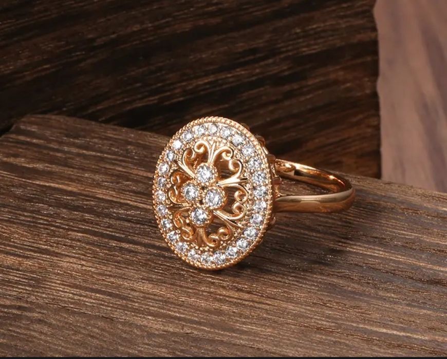 Продам кольцо 19 размер