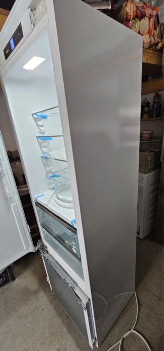 Combina frigorifica integrata Miele KF7742D