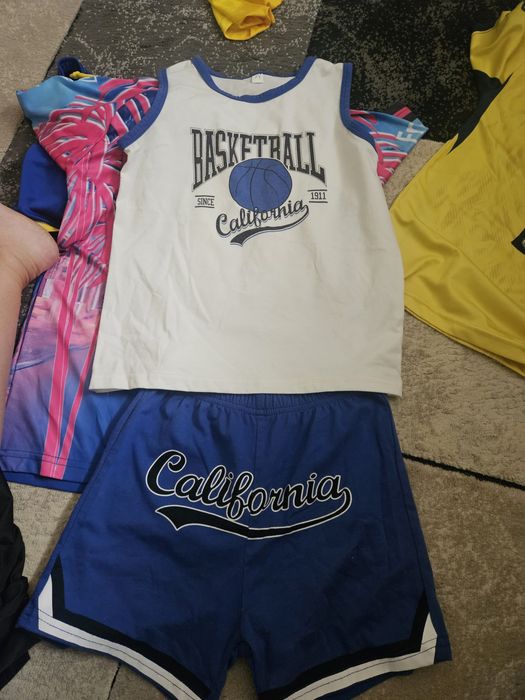 Costum de baschet pt baiat