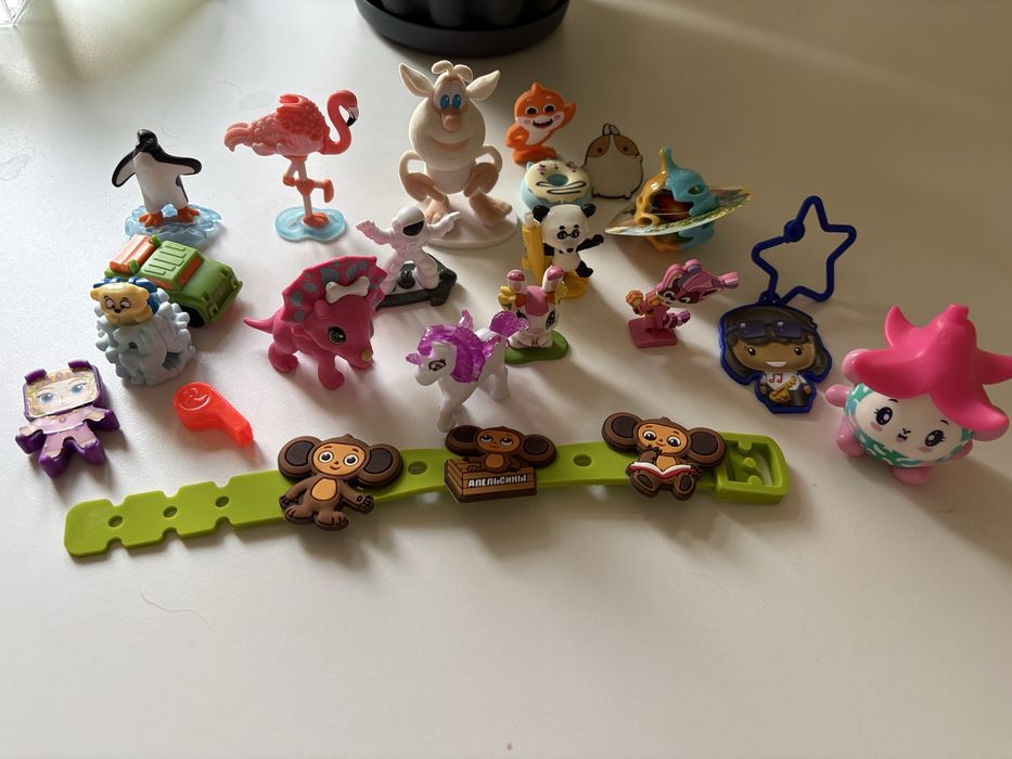 Продам Киндер игрушки