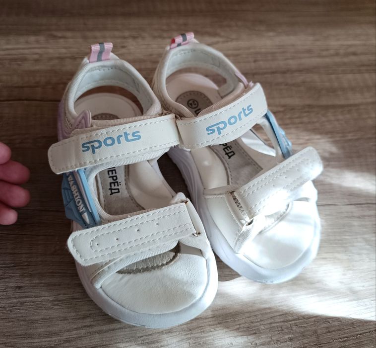 Сандалии для девочки спортивные
