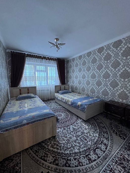 3 хонали 2 этажида квартира оилага ижарага берилади! Тенис корт.