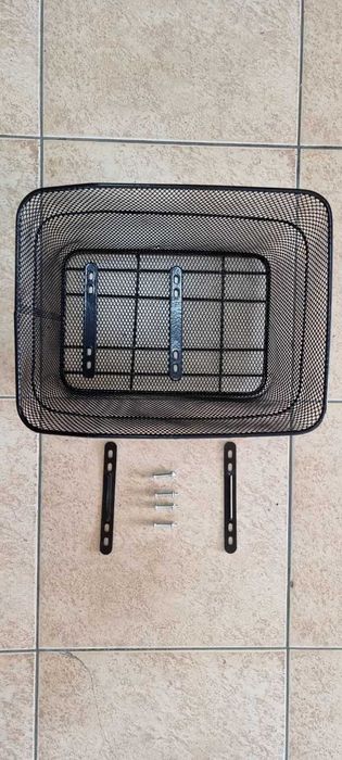 Корзинка на багажник велосипеда.