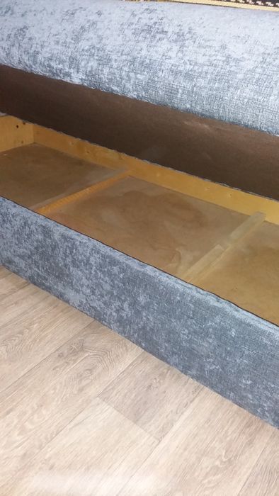 Продам угловой диван.