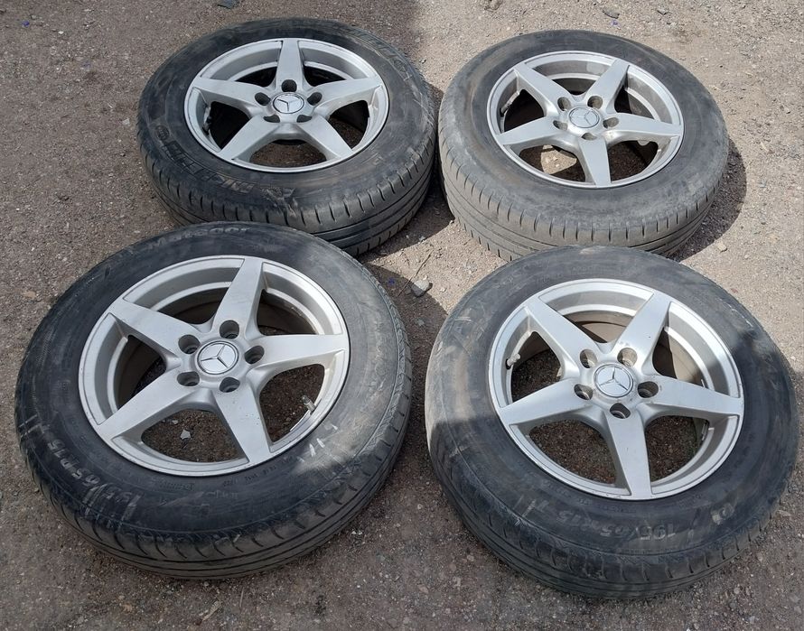 Диски R15 на Mercedes. Два комплекта. С резиной.