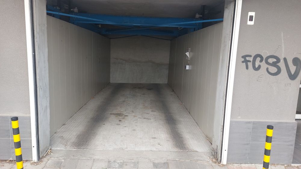 Дава се под наем Гараж / Паркомясто в Варна, Окръжна болница - 10 кв.м за 112.2 € - Снимка #1