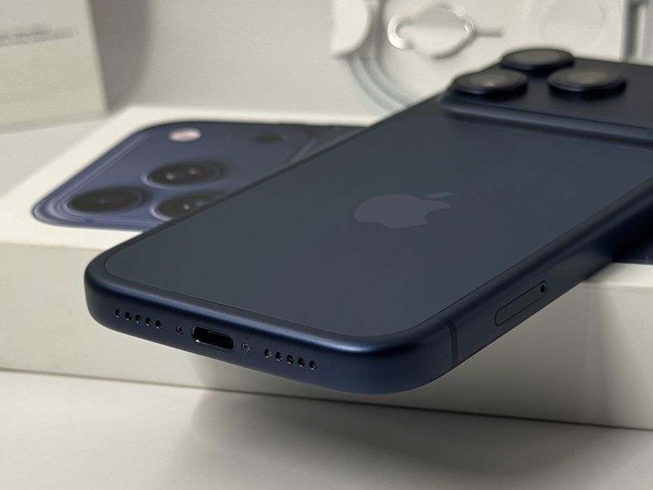 iPhone 17 Pro, 256GB, Blue, 99% батерия, КАТО НОВ, 2г. ГАРАНЦИЯ!
