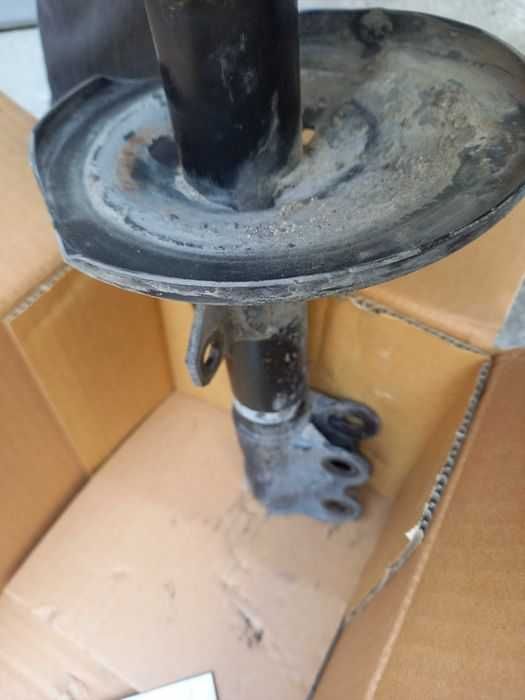 Амортисьор за ТОЙОТА КОРОЛА ВЕРСО 2002г.