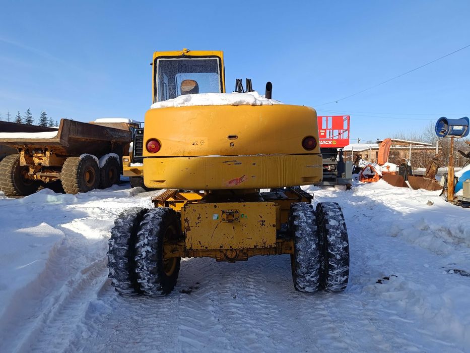 Eexcavator pe roti KOMATSU PW110R – 12 T