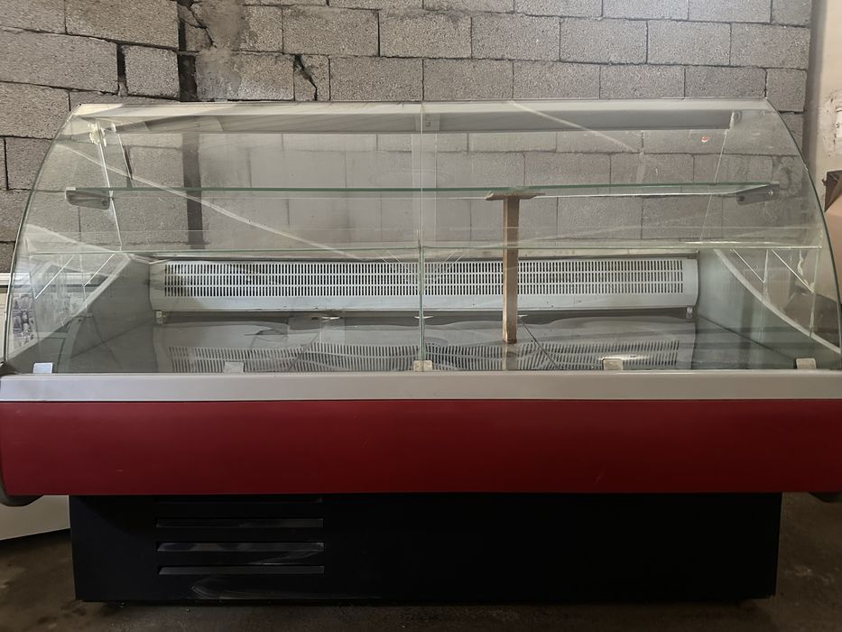 Холодильник витирины