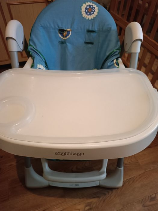 Стульчик малышу для еды и сна